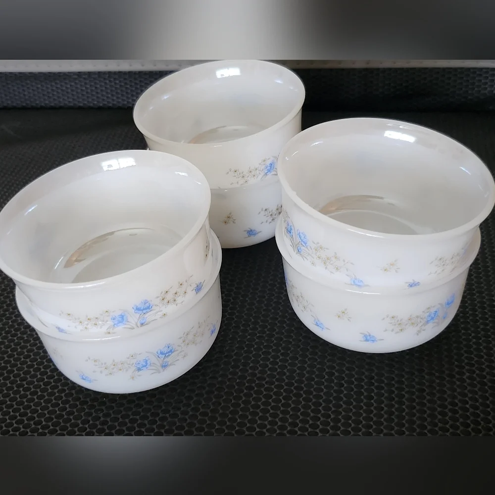 Arcopal Milk Glass 6 Bowls France